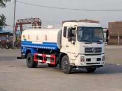 东风11方洒水车